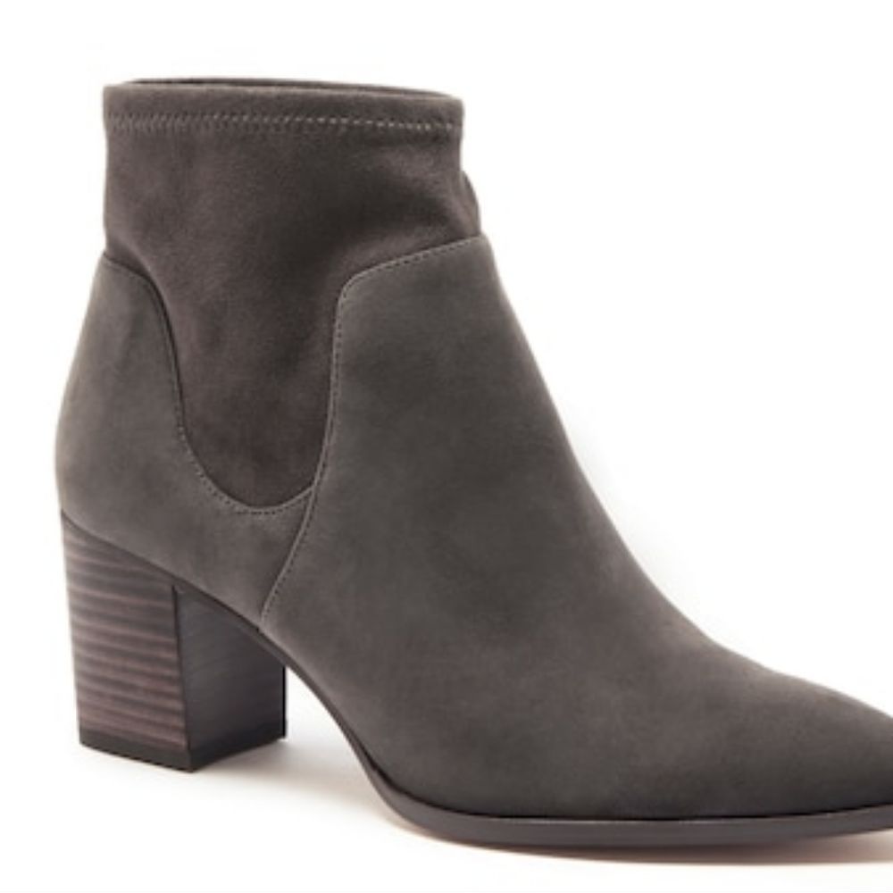 Sole Society Dawnina gray suede stretch ankle heeled booties sz 7.5